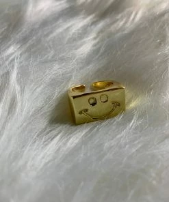 OnFemme By Lindsey's Kloset NEW IN Happygolucky Ring