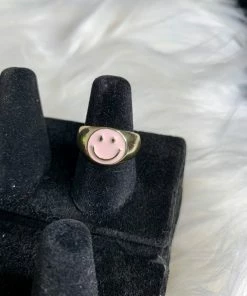 OnFemme By Lindsey's Kloset NEW IN Smile On Ring