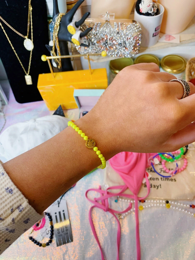 The Spice Girls Bright Smiles Bracelet NEW IN 2 The Spice Girls Bright Smiles Bracelet NEW IN