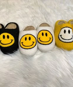 ONFEMME By Lindsey's Kloset NEW IN Smiley Slippers